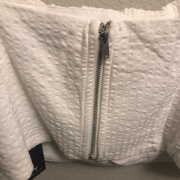 Lulu’s Rouched Crop Top - Picture 5 of 7